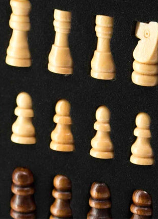 Chess and Wine Set Chess and Wine Accessory Set - siopashop.ie